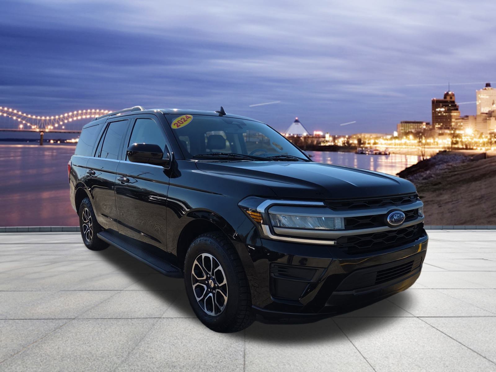 Used 2024 Ford Expedition XLT image 4