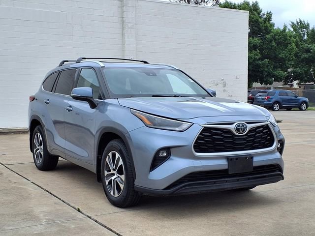 Used 2021 Toyota Highlander XLE FWD image 20
