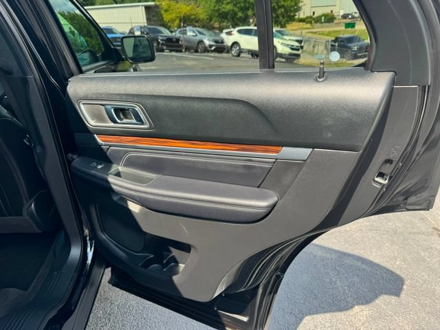 Used 2017 Ford Explorer Limited FWD image 17