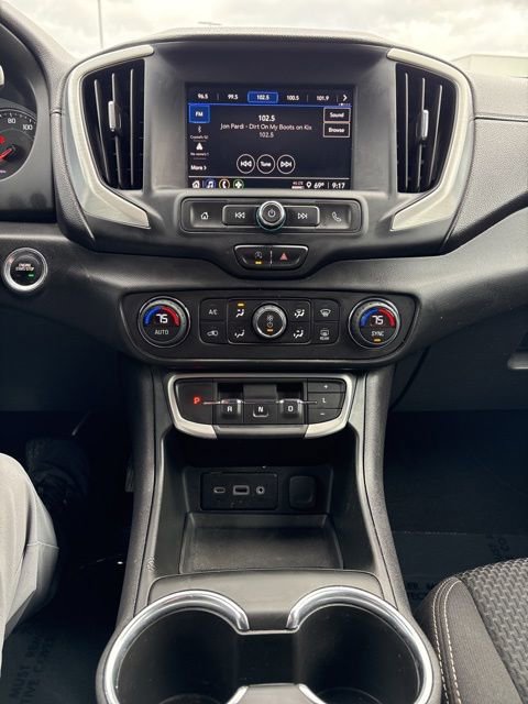 Used 2022 GMC Terrain SLE w/ Driver Convenience Package FWD image 9