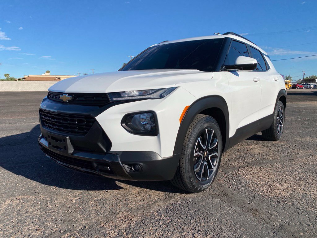Used 2022 Chevrolet TrailBlazer ACTIV w/ Sun and Liftgate Package FWD image 2