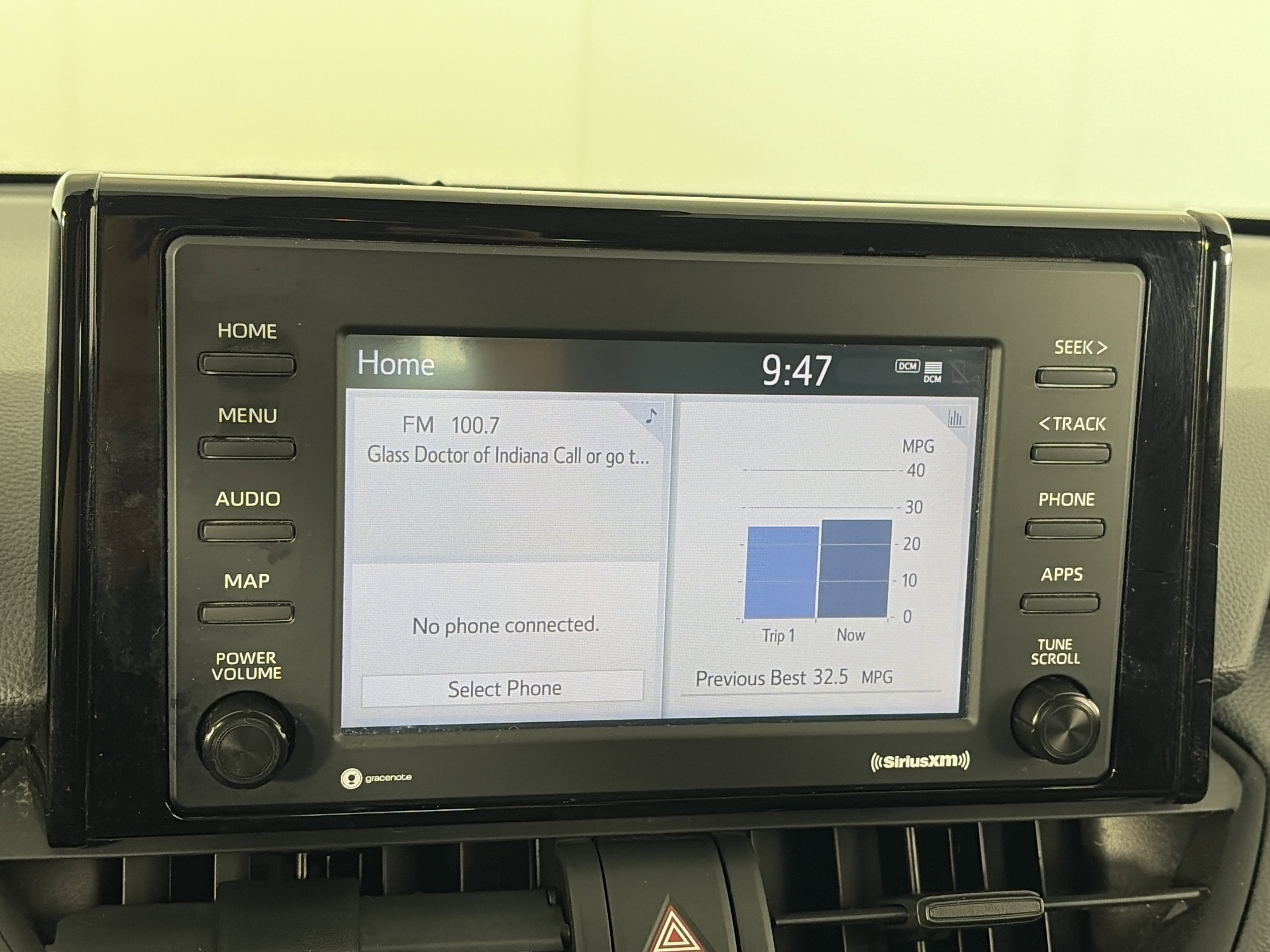 Used 2021 Toyota RAV4 LE AWD/4WD image 16