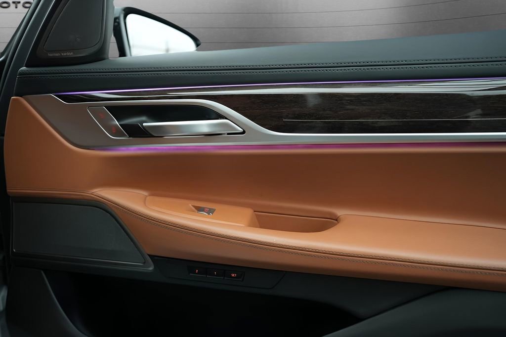 Used 2022 BMW 745e xDrive w/ M Sport Package image 33