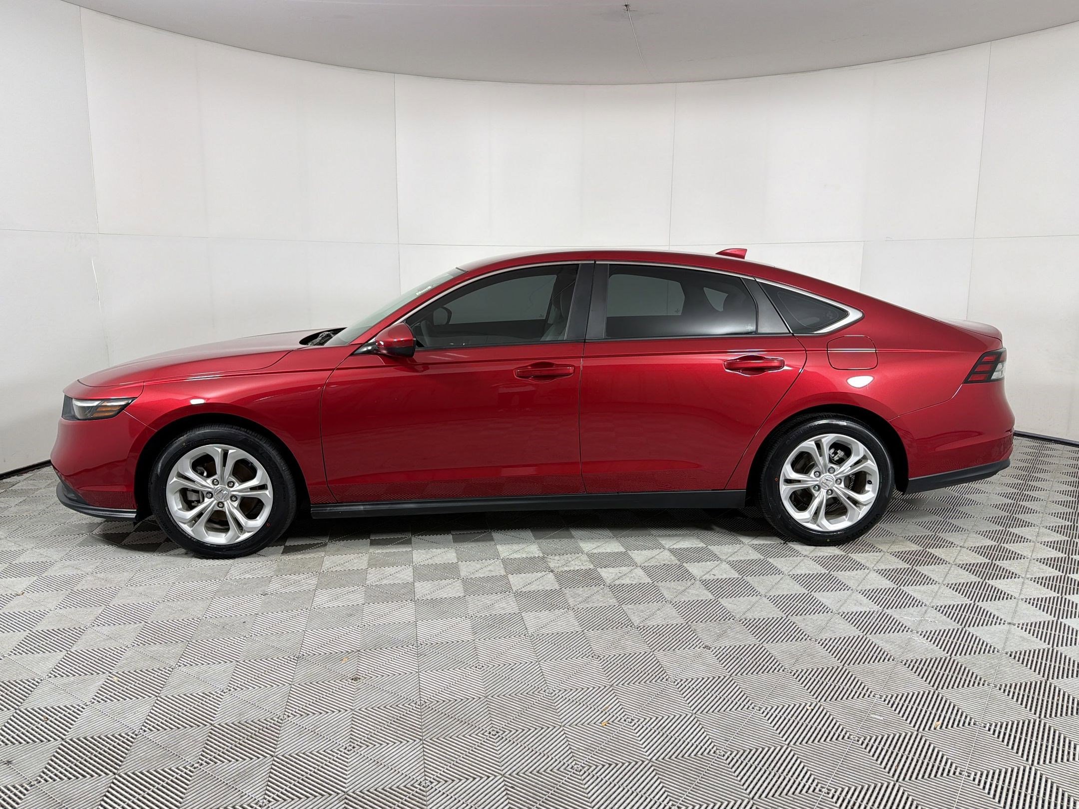 Certified 2023 Honda Accord LX image 2