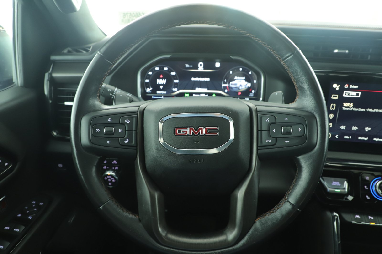 Used 2022 GMC Sierra 1500 AT4 w/ AT4 Premium Package AWD/4WD image 17