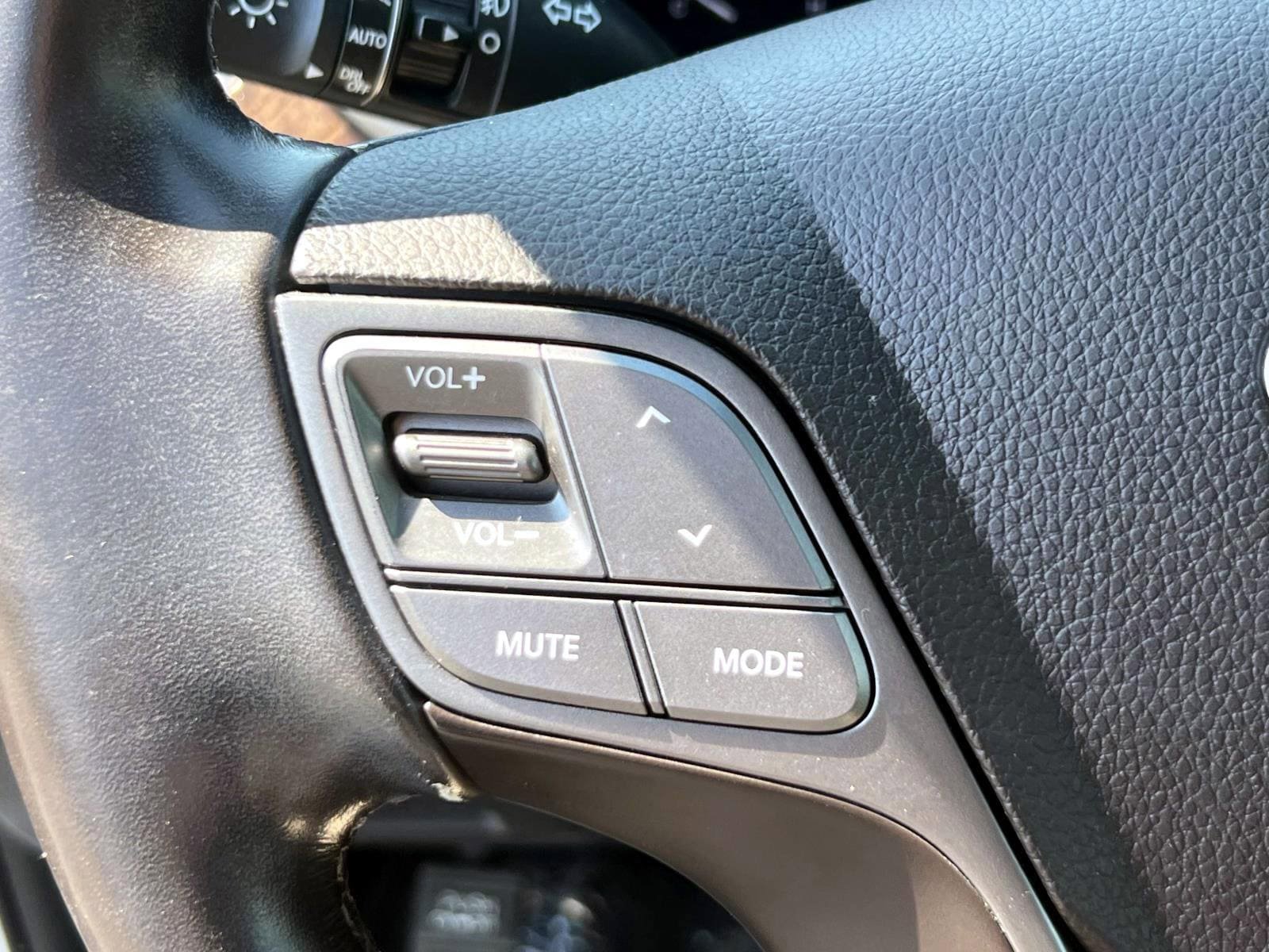 Used 2018 Hyundai Santa Fe AWD image 20