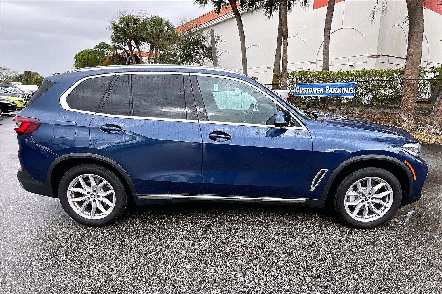 Used 2022 BMW X5 xDrive40i w/ Premium Package AWD/4WD image 31