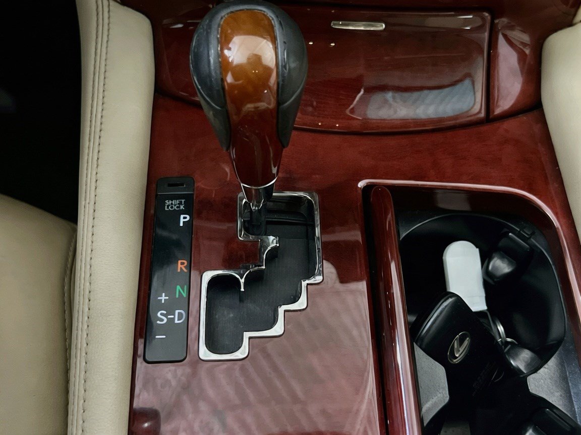 Used 2010 Lexus LS 460 AWD w/ Comfort Pkg image 13