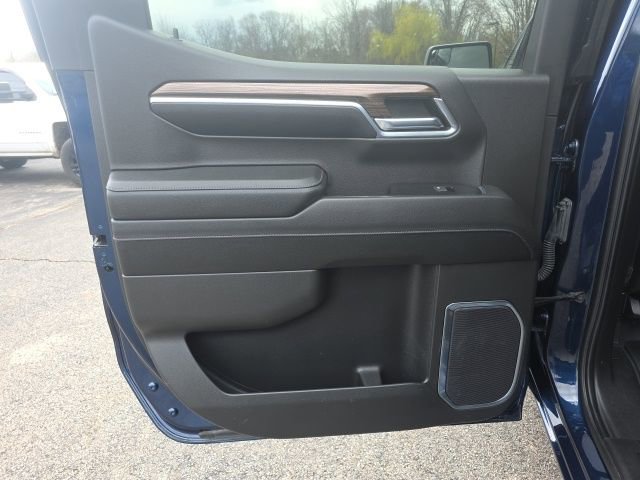 Used 2023 Chevrolet Silverado 1500 LT AWD/4WD image 16