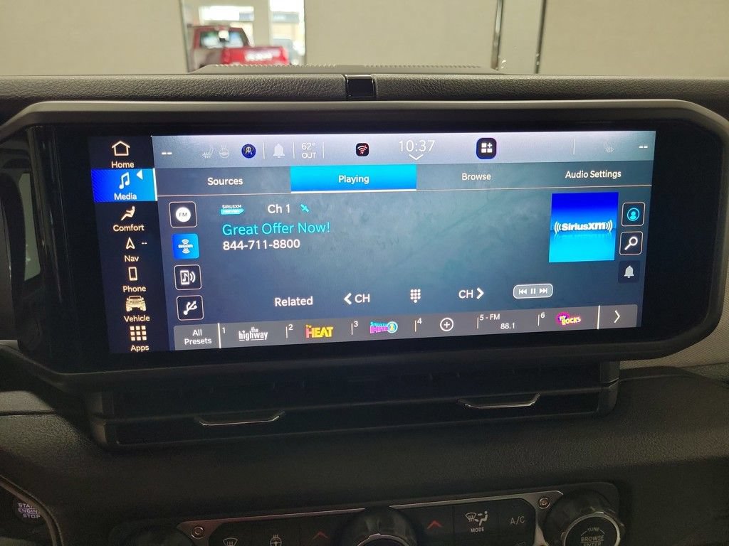 New 2025 Jeep Gladiator Sport AWD/4WD image 24