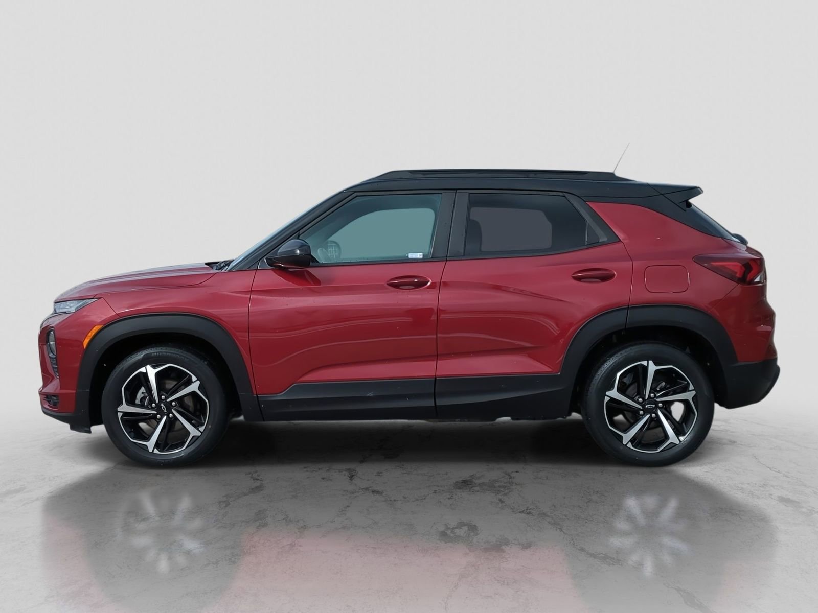 Used 2021 Chevrolet TrailBlazer RS w/ Technology Package image 3