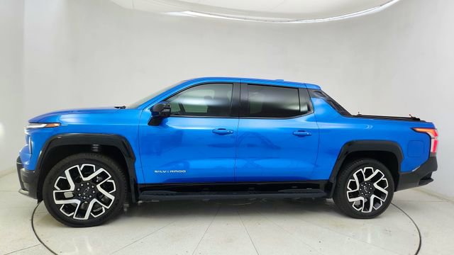 Used 2025 Chevrolet Silverado EV RST image 10