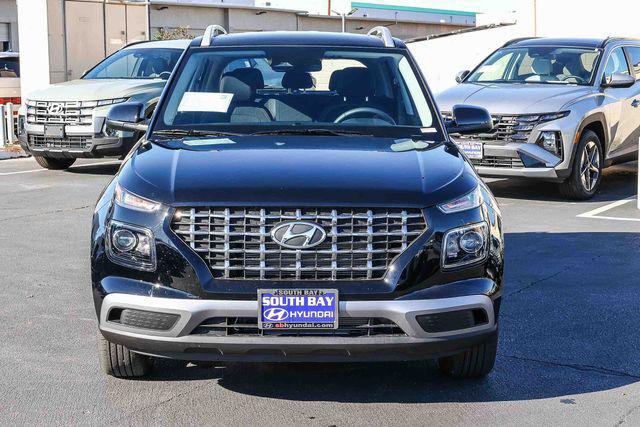 New 2026 Hyundai Venue SEL FWD image 2