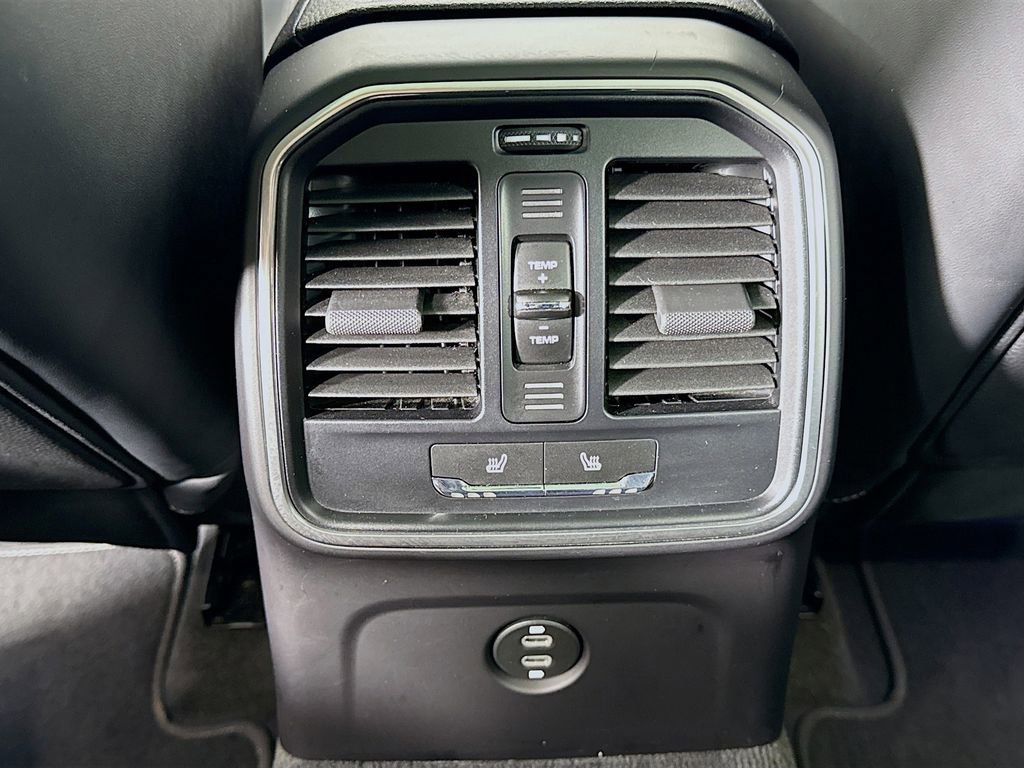 Used 2024 Porsche Macan image 34