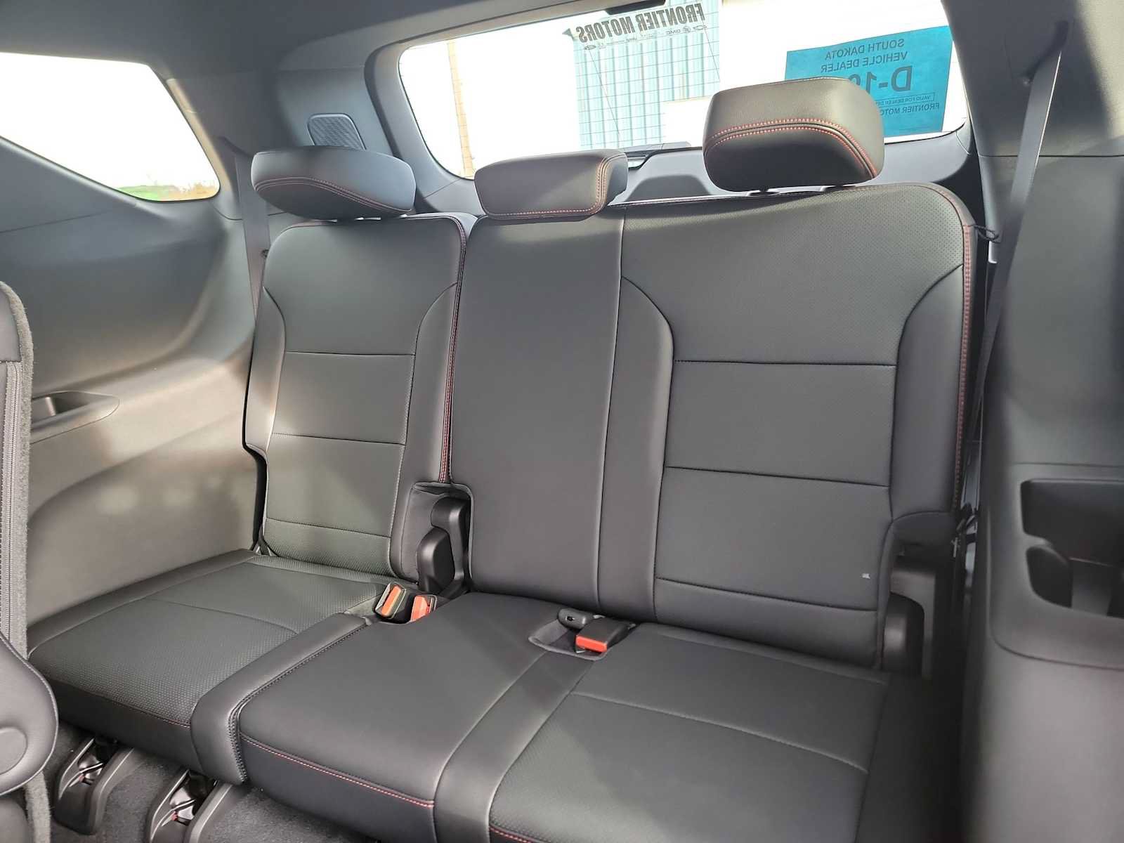 Used 2025 Chevrolet Traverse RS w/ LPO, Floor Liner Package AWD/4WD image 23