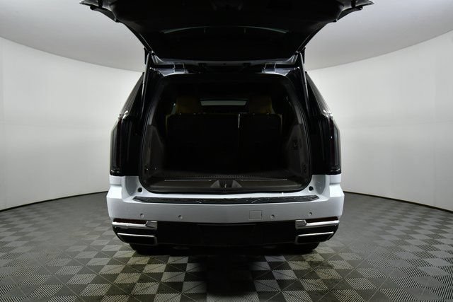Used 2026 Cadillac Escalade ESV Luxury w/ LPO, Floor Liner Package AWD/4WD image 16