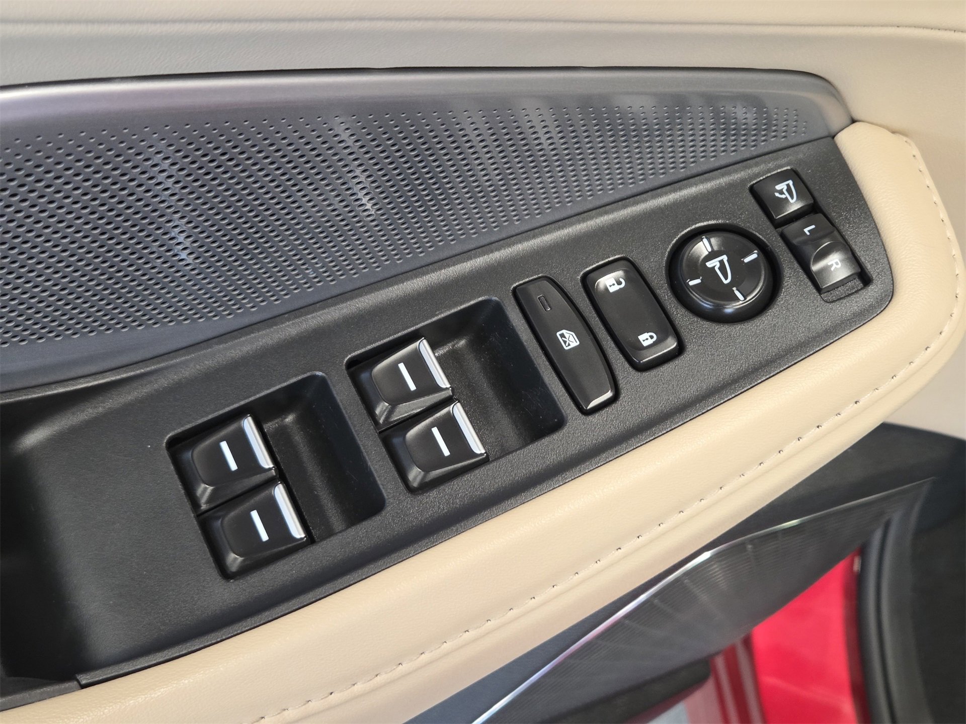 Used 2025 Acura MDX w/ Technology Package image 16