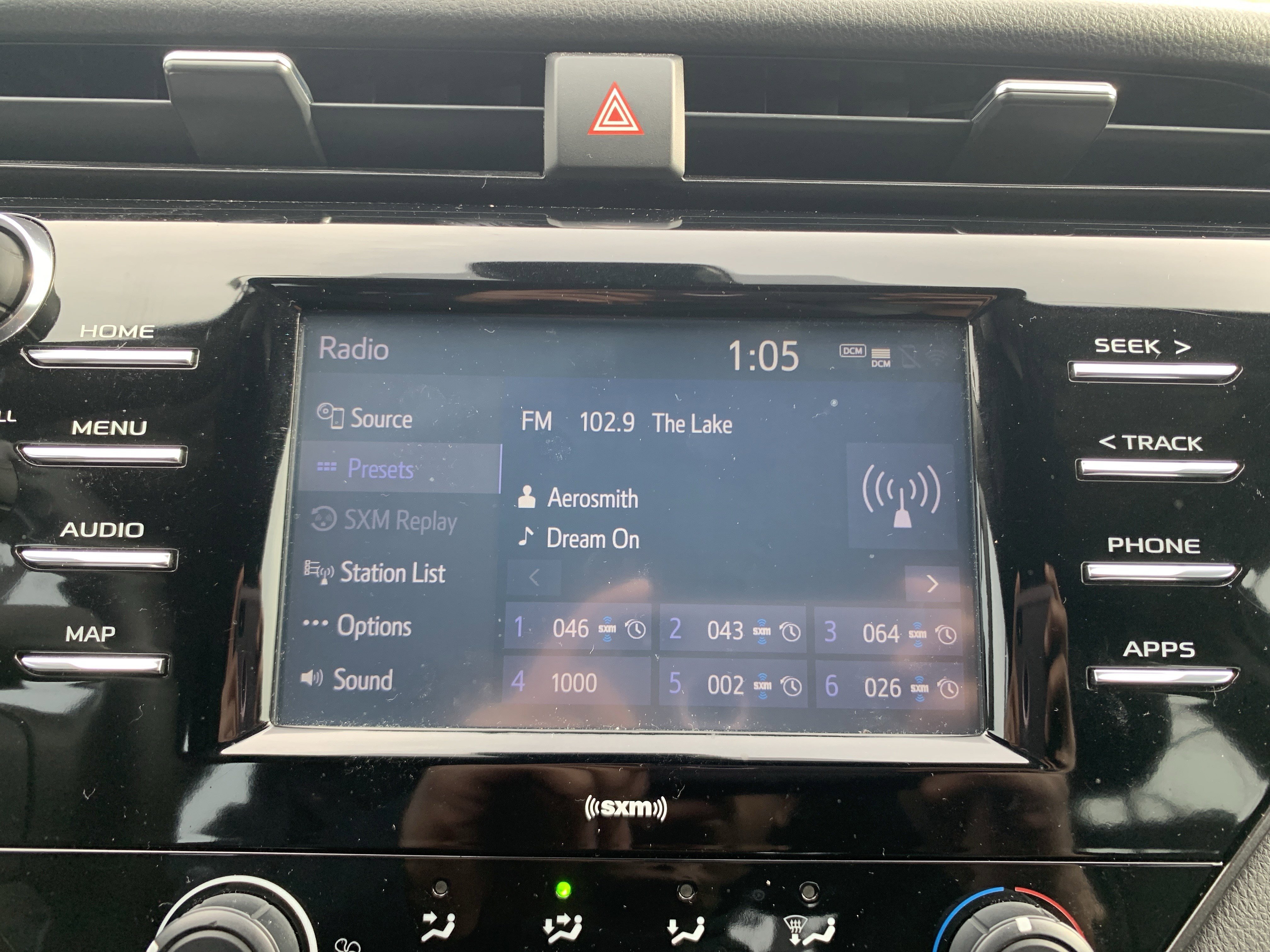 Used 2020 Toyota Camry LE image 23