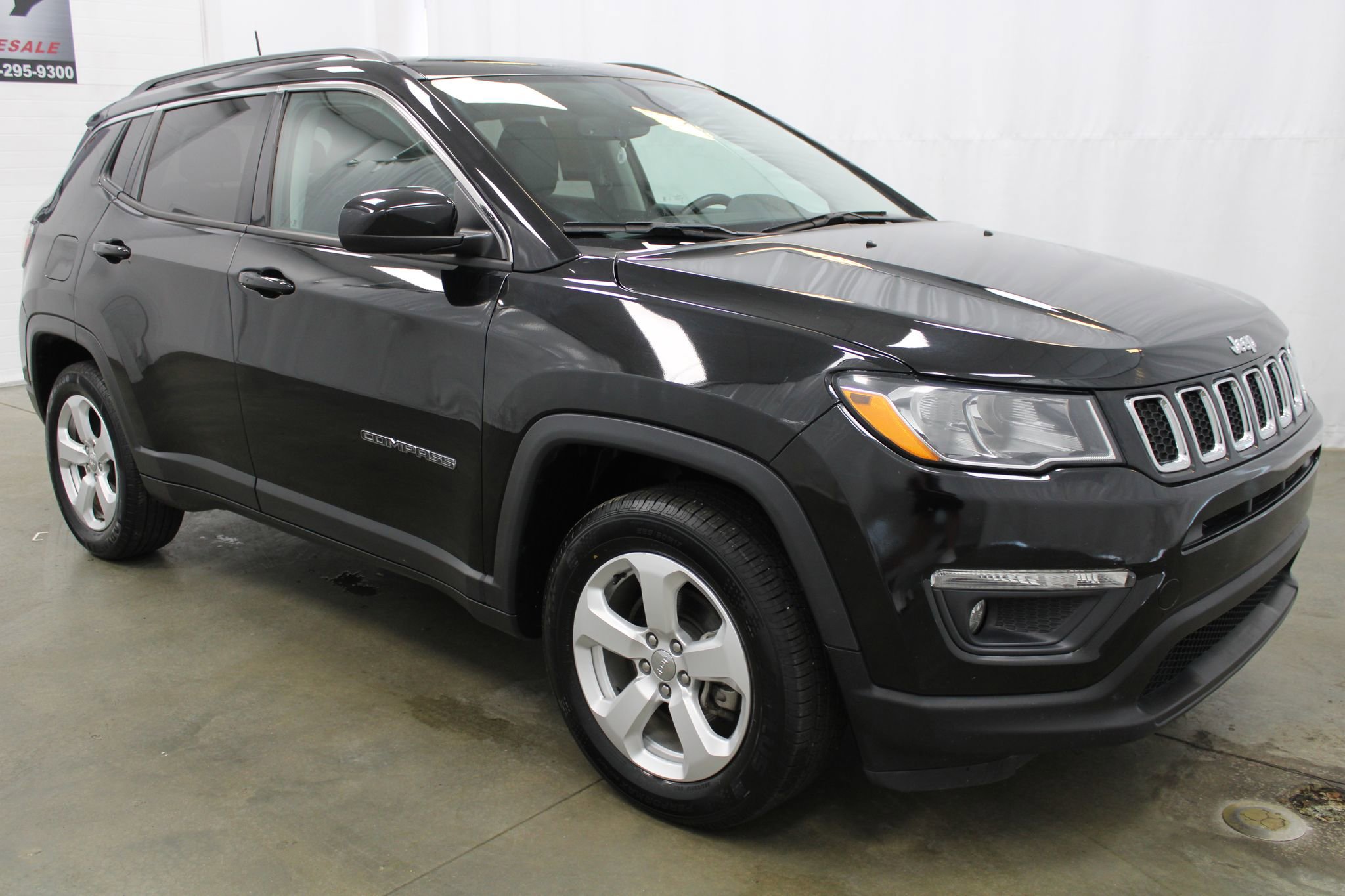 Used 2021 Jeep Compass Latitude w/ Sun and Sound Group AWD/4WD image 4
