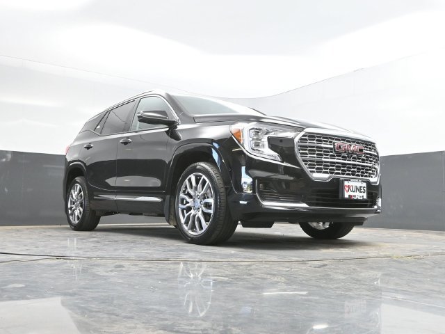 Used 2023 GMC Terrain Denali w/ Denali Premium Package AWD/4WD image 39