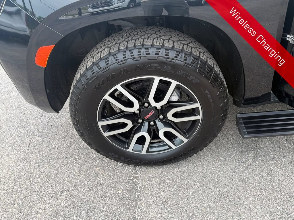 Used 2022 GMC Yukon AT4 AWD/4WD image 28