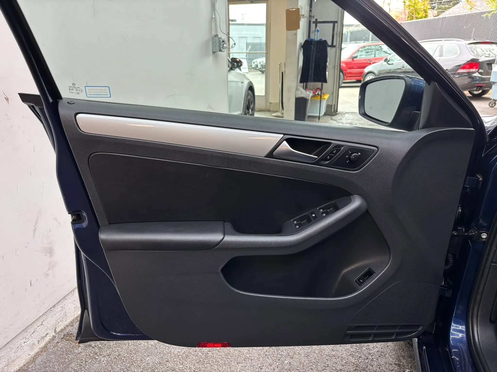 Used 2012 Volkswagen Jetta TDI FWD image 22
