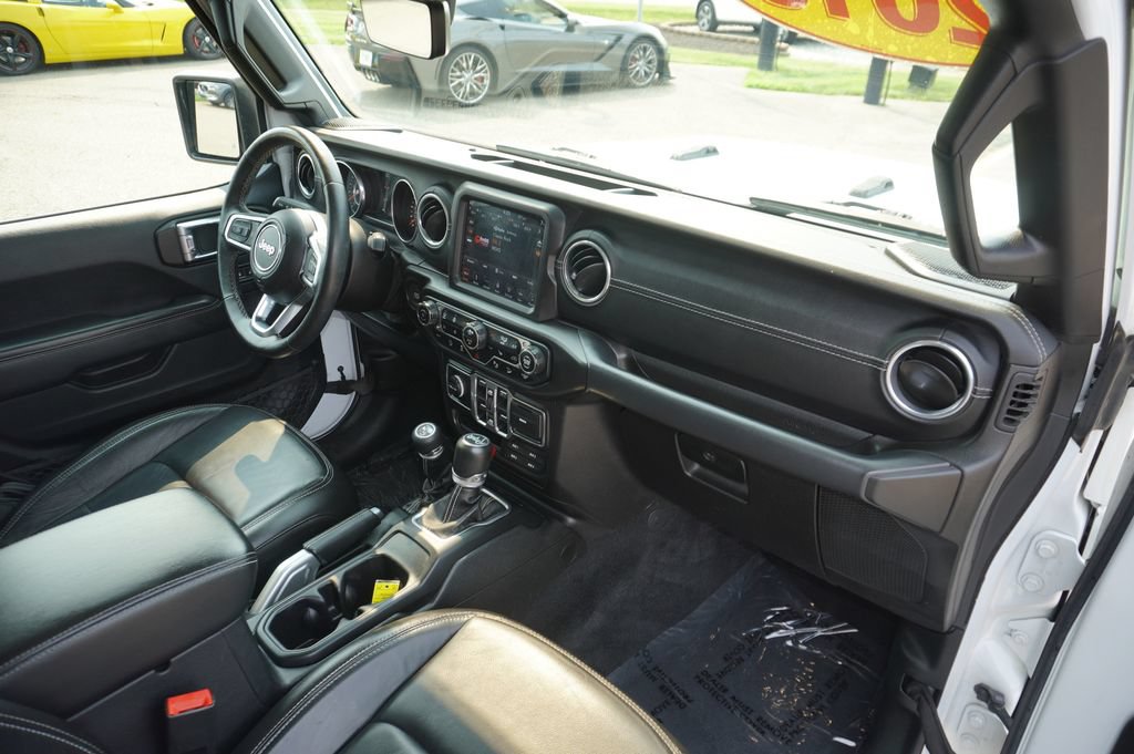 Used 2018 Jeep Wrangler Unlimited Sahara AWD/4WD image 29
