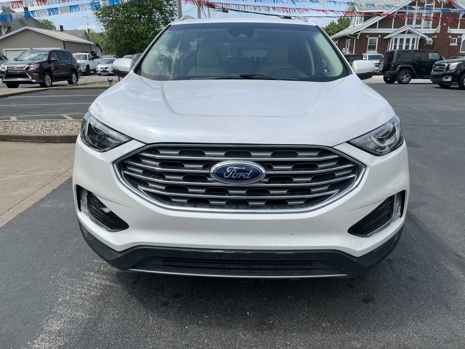 Used 2019 Ford Edge SEL w/ Equipment Group 201A image 2