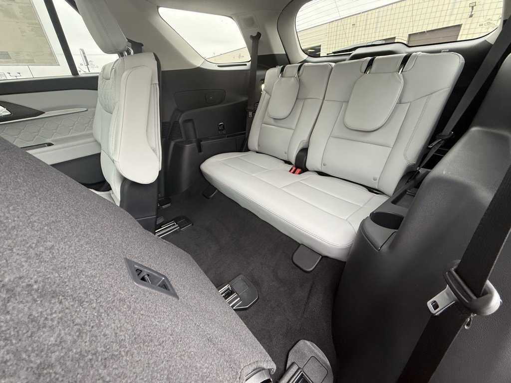 New 2025 Ford Explorer Platinum image 23