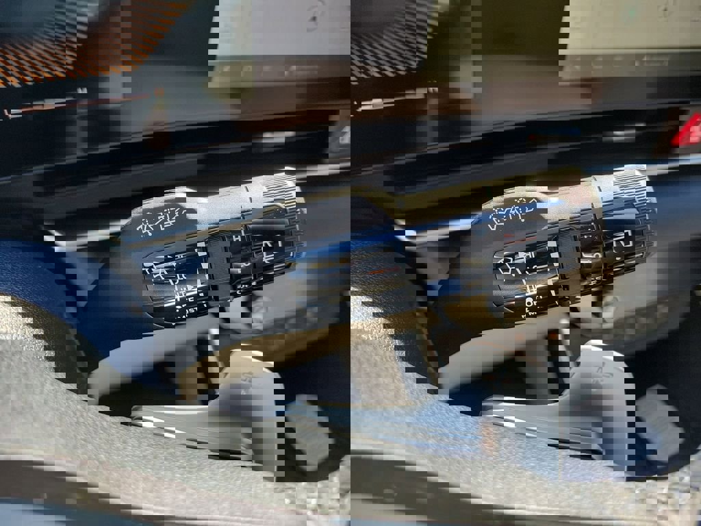 New 2026 Kia Carnival EX FWD image 30