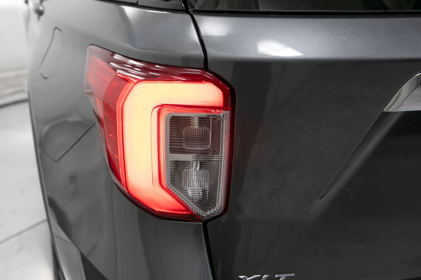 Used 2023 Ford Explorer XLT RWD image 18