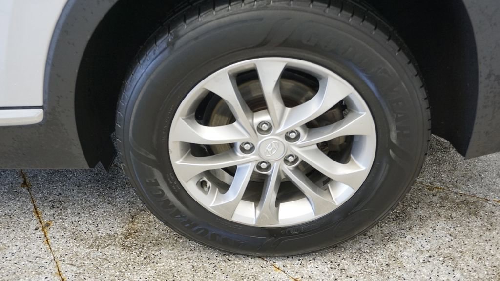 Used 2019 Hyundai Santa Fe SE image 24