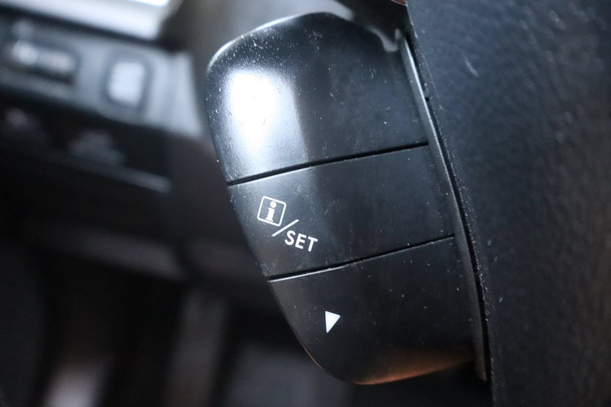 Used 2015 Subaru Forester 2.5i Limited AWD/4WD image 32