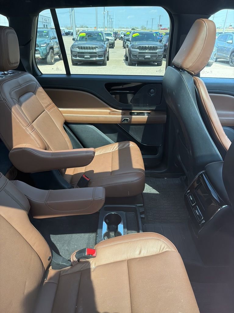 Used 2023 Lincoln Aviator Grand Touring w/ Equipment Group 301A image 11