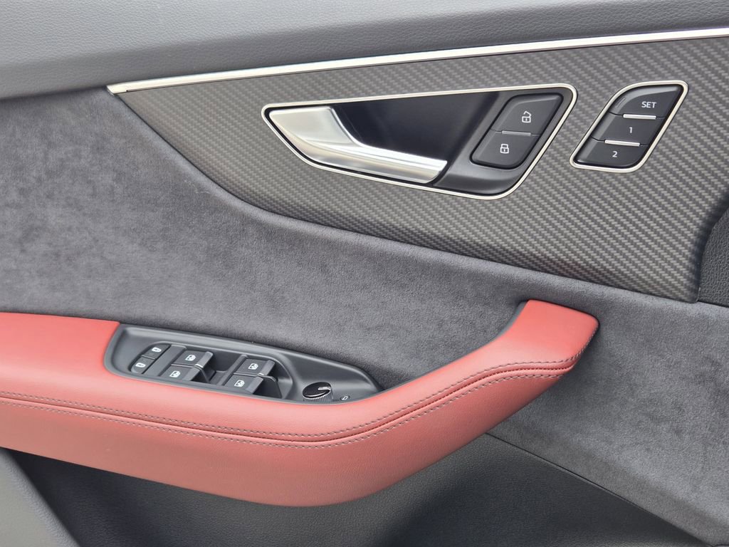 Used 2025 Audi SQ8 Premium Plus image 28