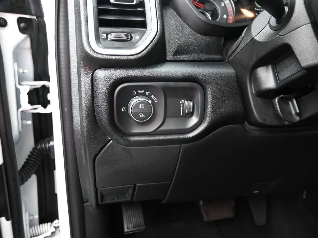 Used 2024 RAM 2500 Big Horn AWD/4WD image 12