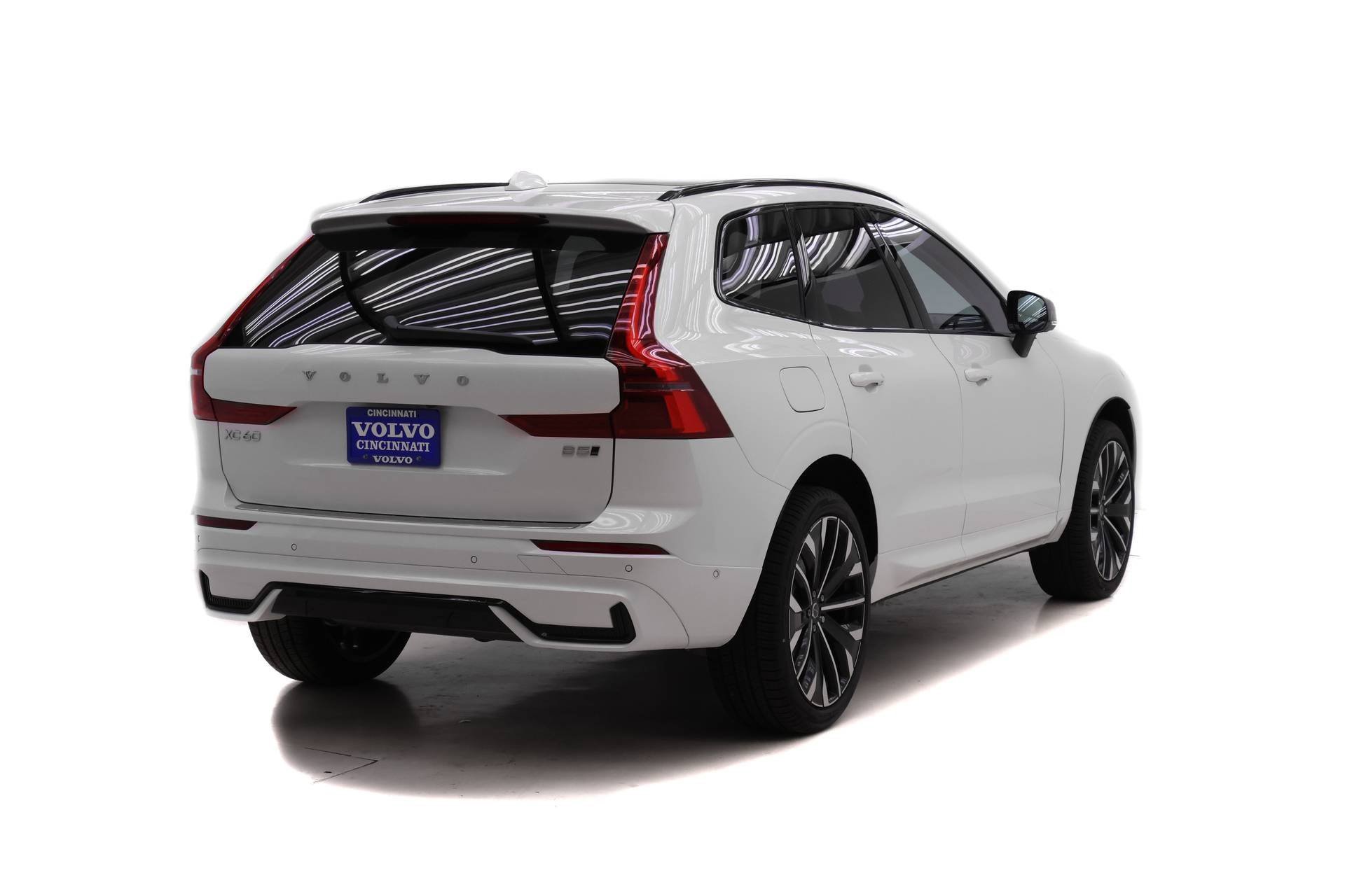 New 2026 Volvo XC60 B5 Ultra w/ Protection Package Premier image 5