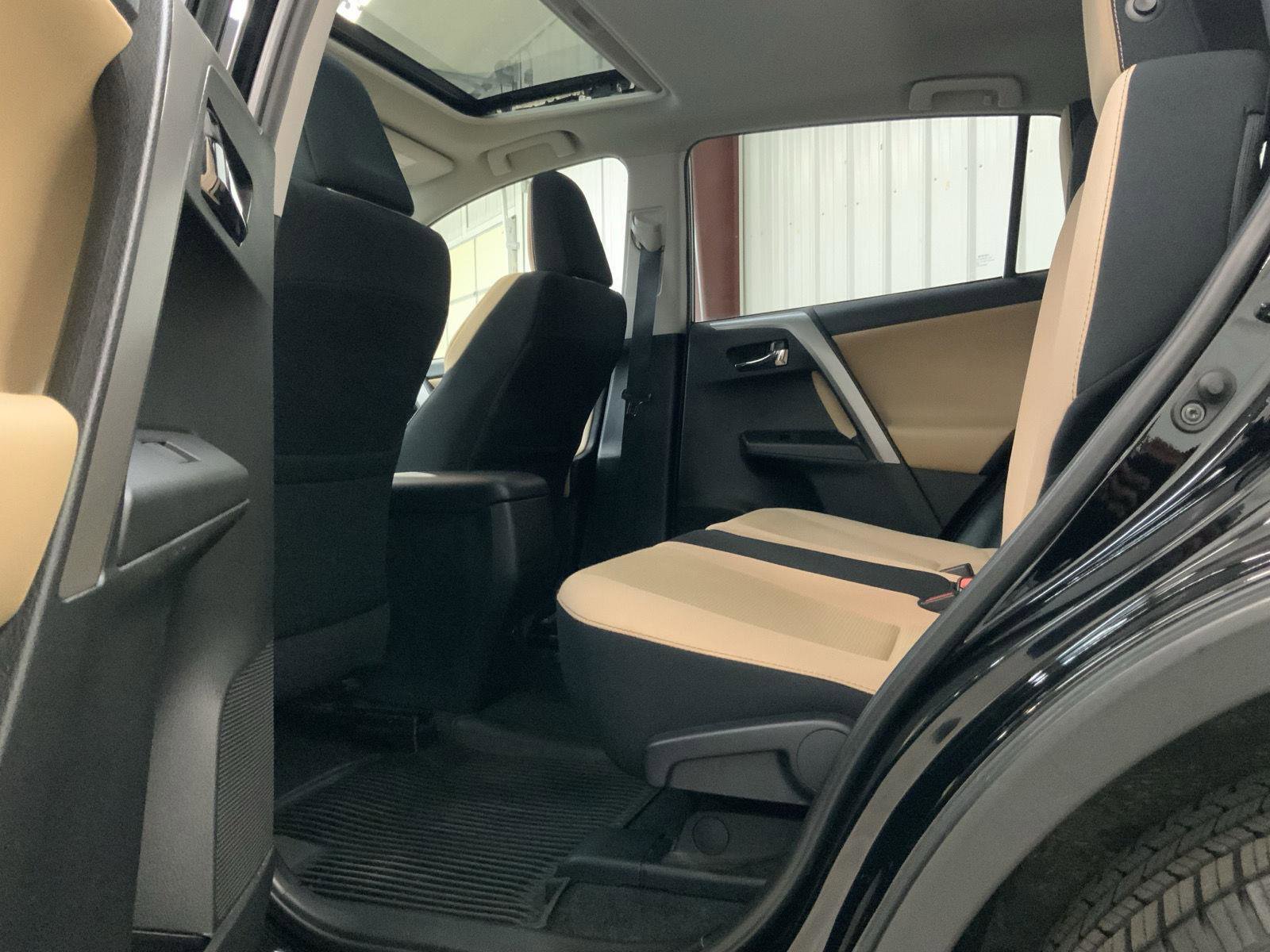Used 2016 Toyota RAV4 XLE FWD image 31