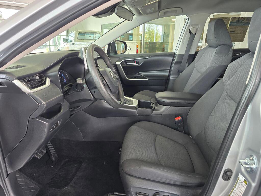 Used 2024 Toyota RAV4 XLE AWD/4WD image 21
