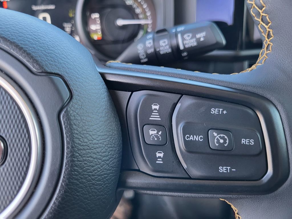 Used 2024 Jeep Wrangler Unlimited image 29