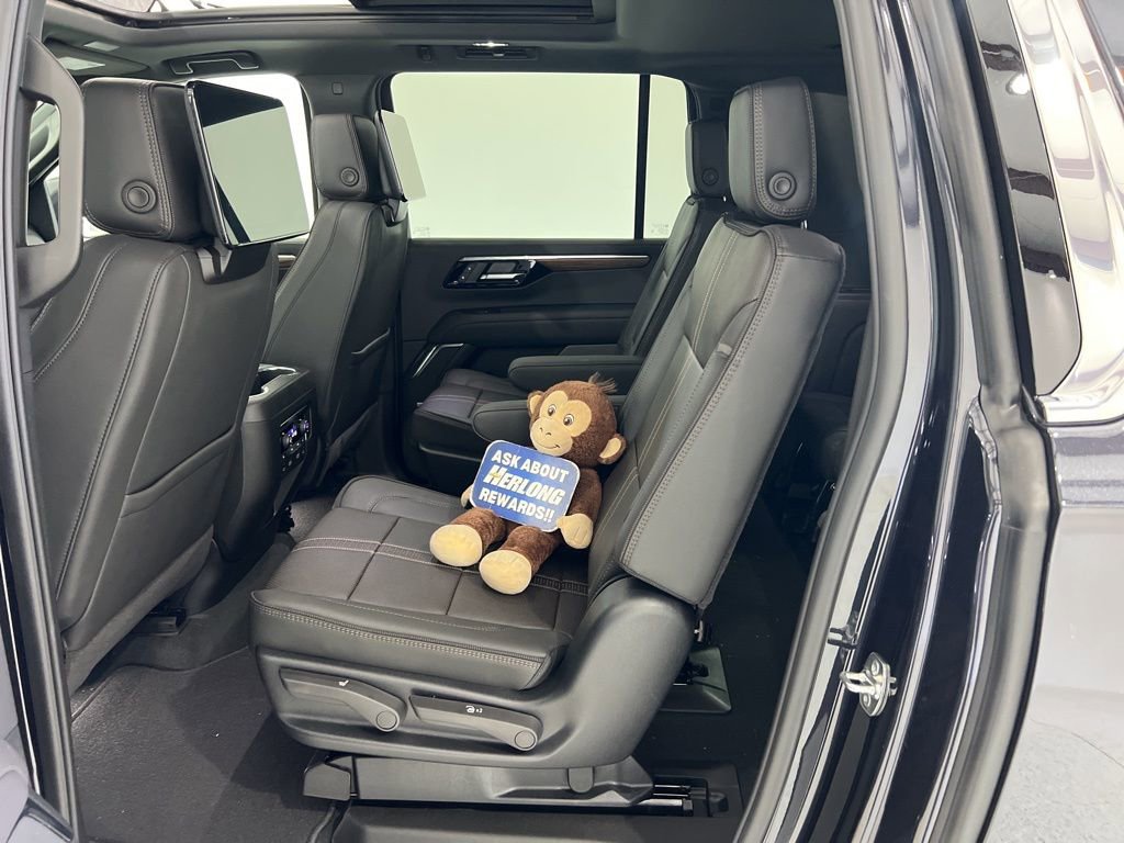 New 2026 Chevrolet Suburban High Country image 23