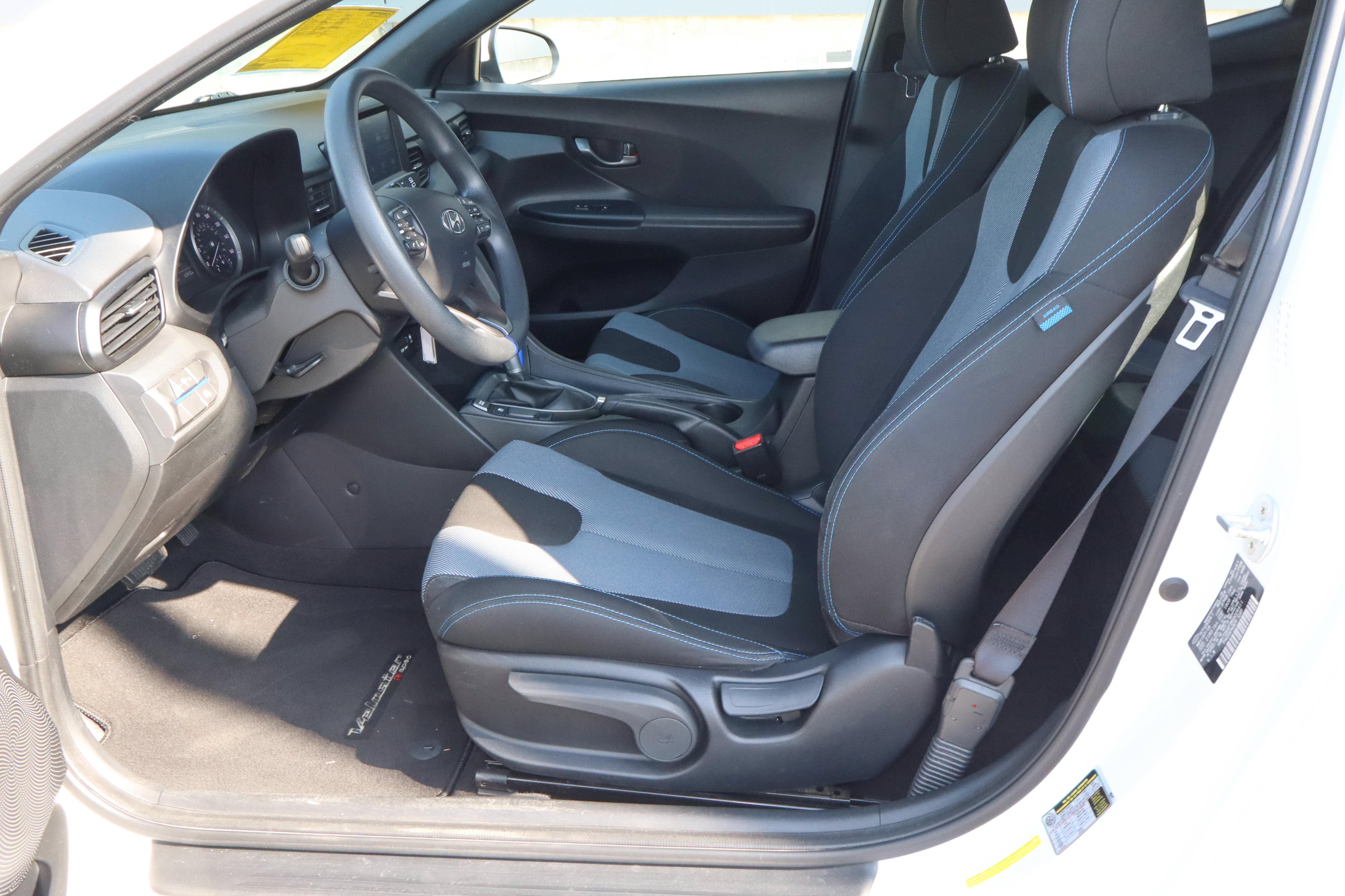 Used 2019 Hyundai Veloster 2.0 FWD image 7