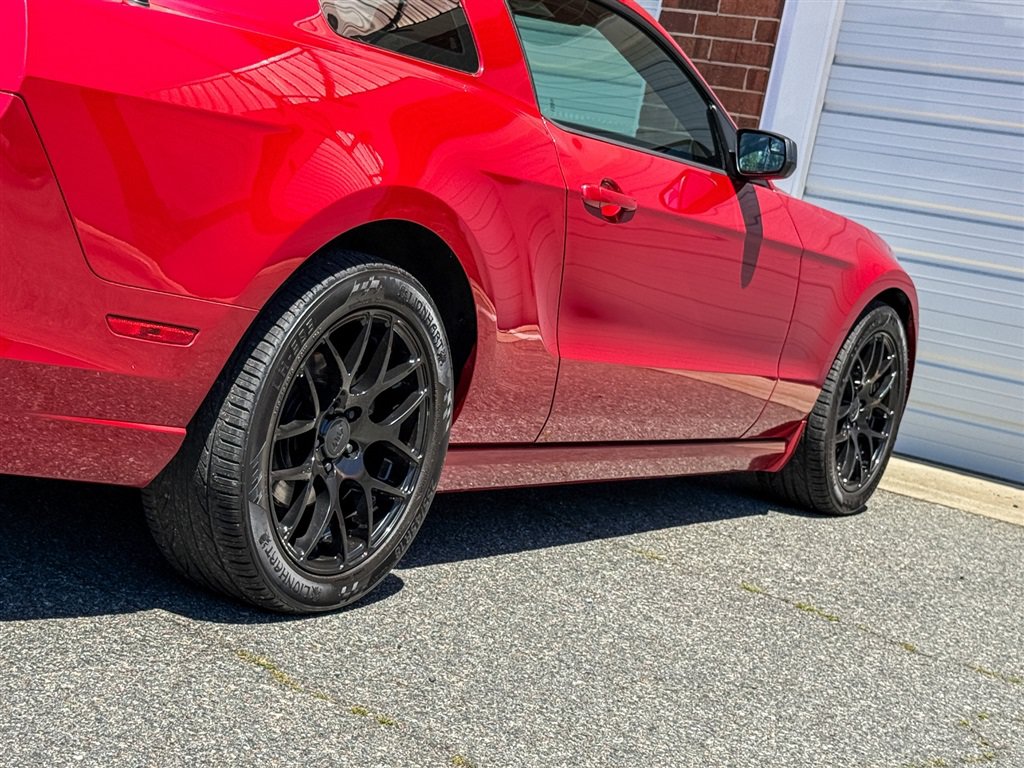 Used 2013 Ford Mustang Coupe RWD image 37