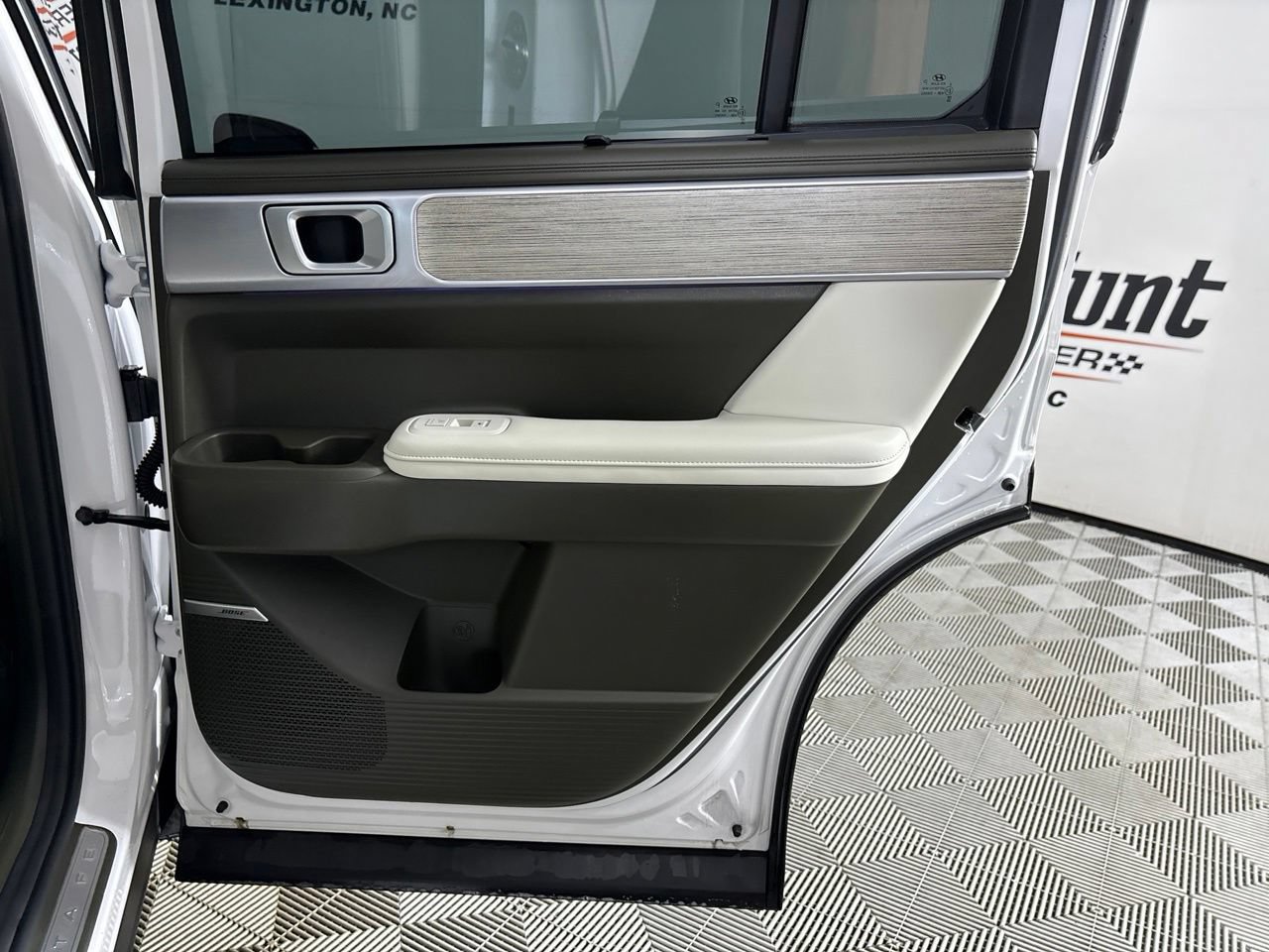 Used 2025 Hyundai Santa Fe Calligraphy AWD/4WD image 31