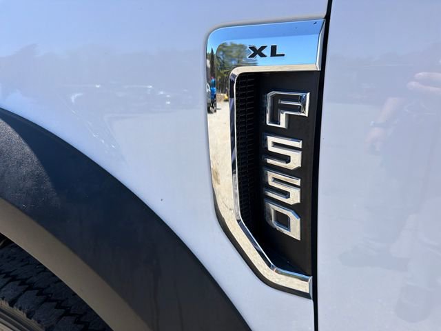 Used 2017 Ford F550 4x4 Regular Cab Super Duty image 9