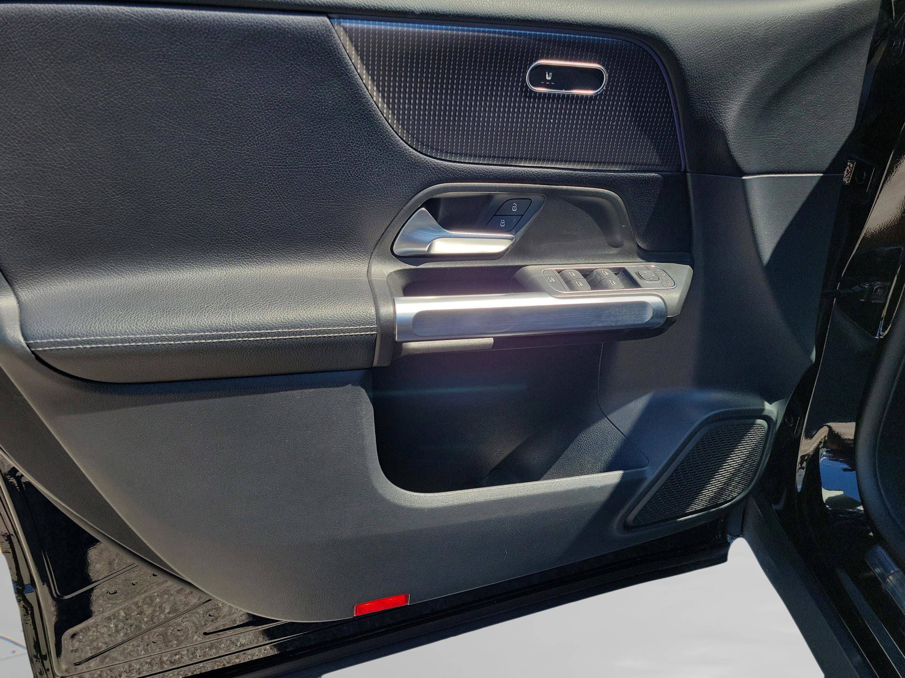 Certified 2022 Mercedes-Benz GLB 250 4MATIC image 19