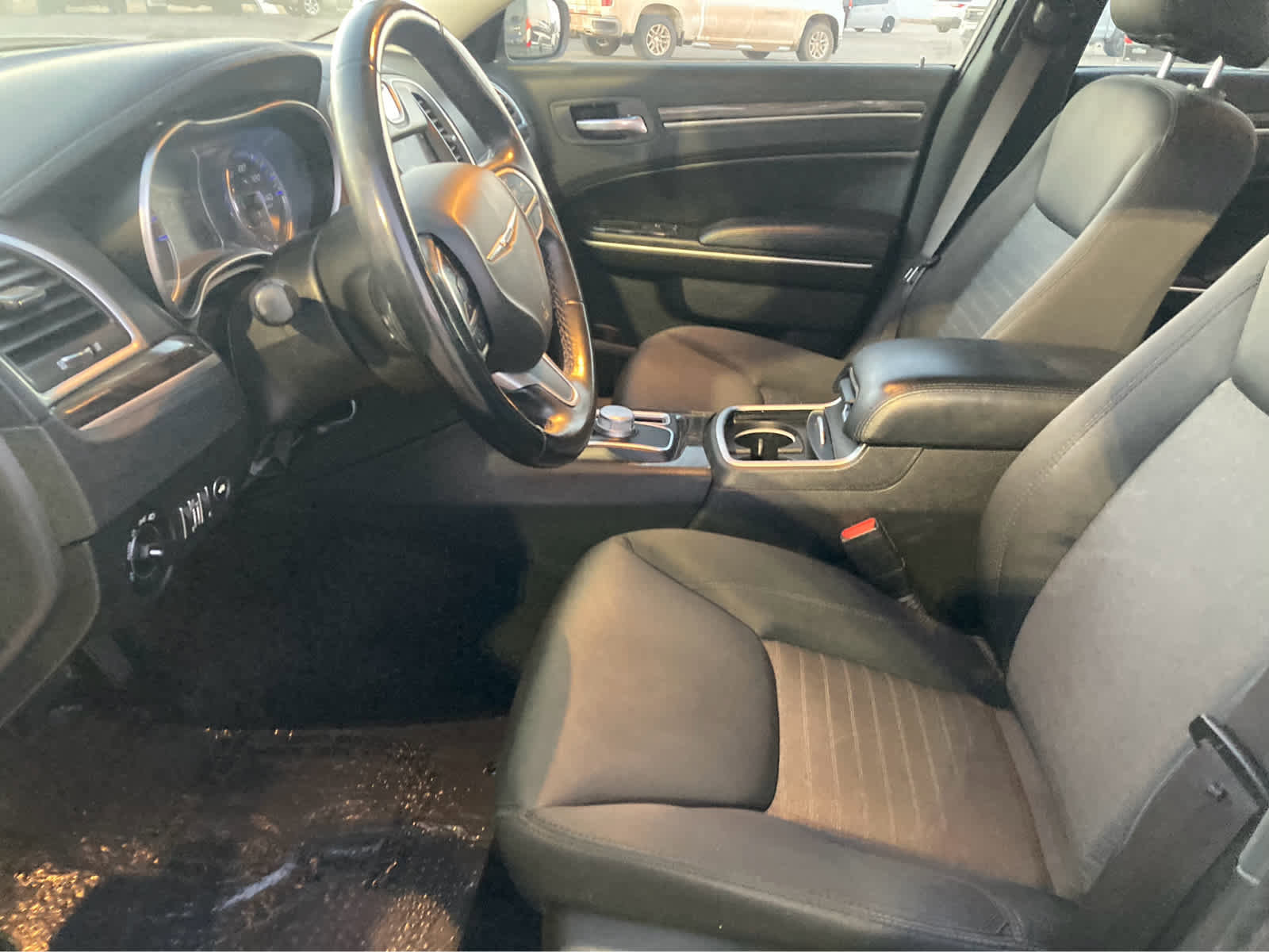 Used 2022 Chrysler 300 Touring w/ Sport Appearance Package image 3