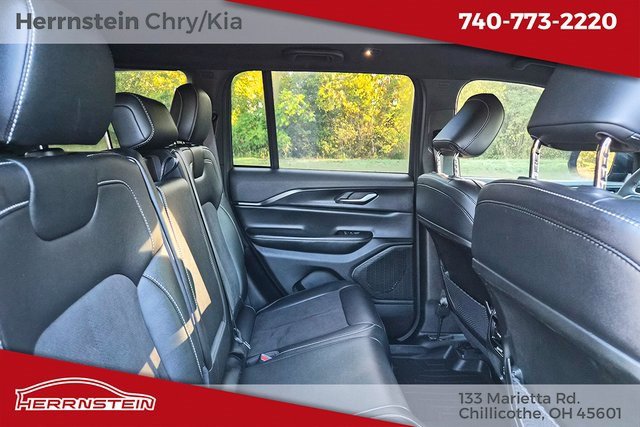 Used 2023 Jeep Grand Cherokee Altitude image 26