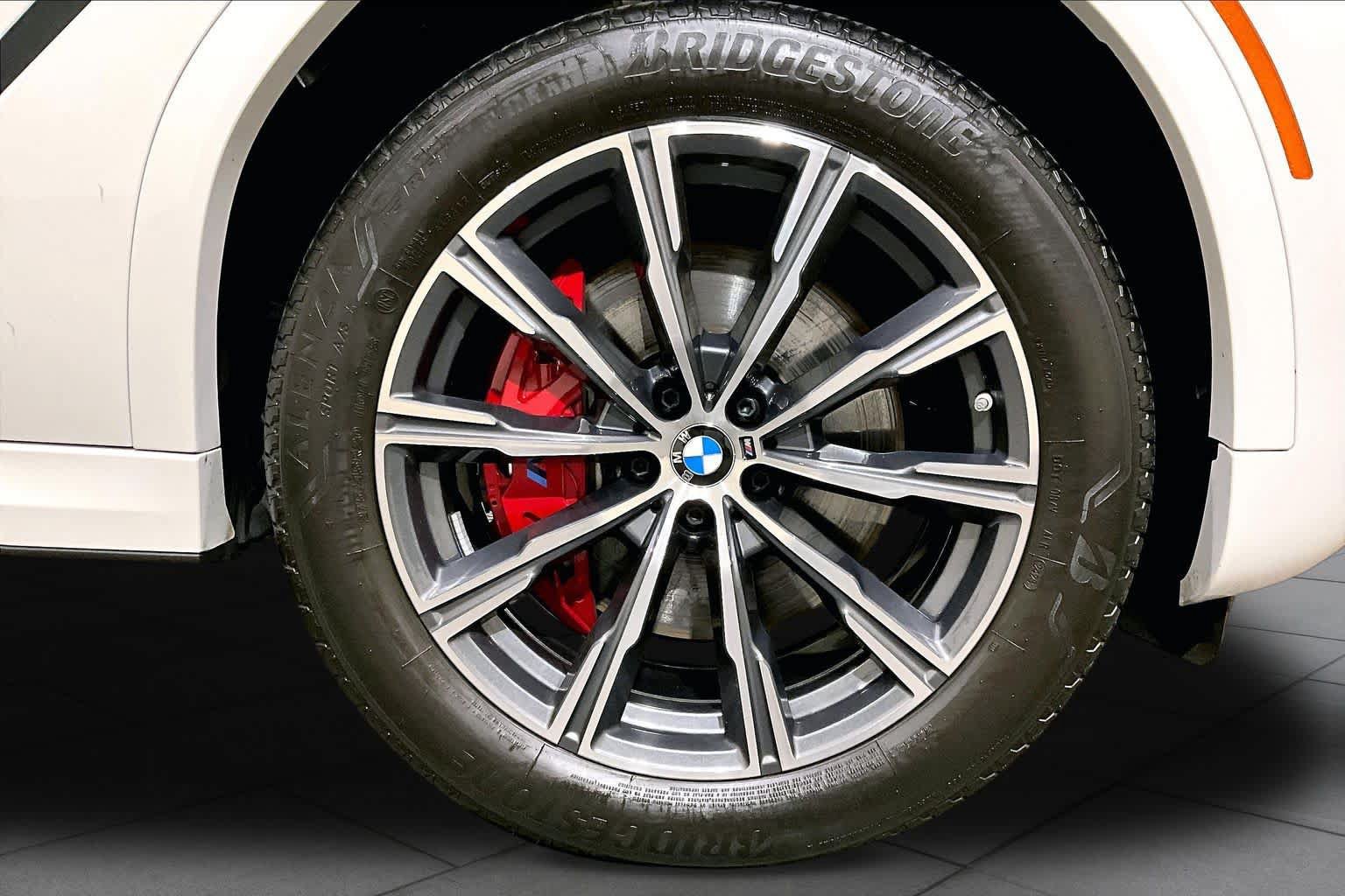 Used 2024 BMW X6 xDrive40i w/ M Sport Professional Package AWD/4WD image 10