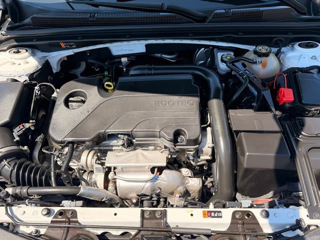 Used 2022 Chevrolet Malibu LS FWD image 28
